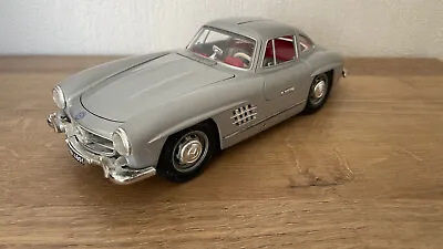 Mercedes Benz 300 SL  Bburago Used  Car Model No Original Box Scale 1:18 Used • $40