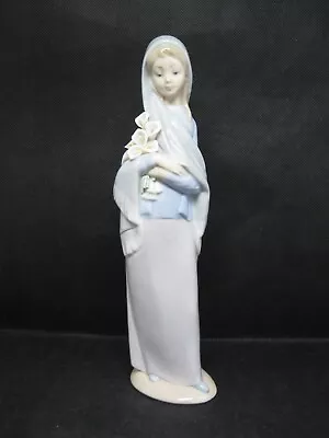 Lladro Figurine Girl With Calla Lilies Standing 9  Tall #4650 Retired 1998 • $48