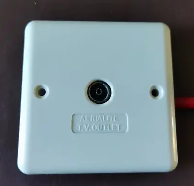 Vintage Aerialite Ivory  - TV Socket Outlet - Ref B196-2 • £12.50