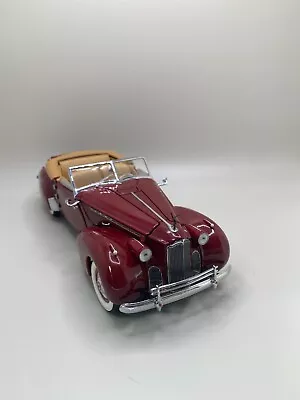 Franklin Mint 1940 Packard Victoria Convertible Maroon 1/24 Diecast Car • $26