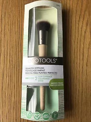 Ecotools Eco Seamless Stippling Smooth Finish Makeup Brush  • £4