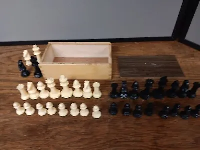 $60 • Buy Vintage Drueke Chess Set No. 24 Chessmen Black And White Weighted Felted W/ Box