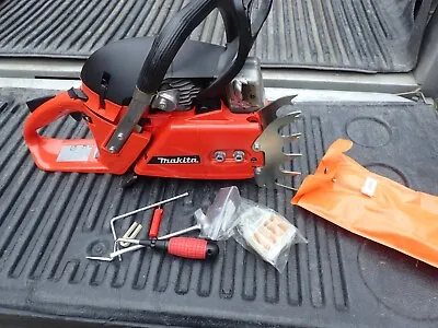 Makita Chainsaw  Ea7301p Heated Handle  Still On First Tank Of Fuel Free Ship • $850