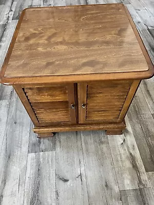 ETHAN ALLEN Heirloom Nutmeg Maple 23  Square Record Cabinet / Accent End Table • $279.95