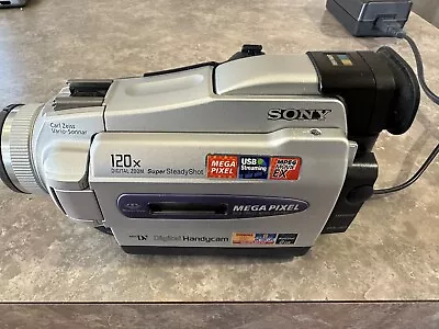 Sony DCR-TRV27 Camcorder -  Silver • $29.10