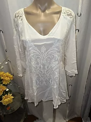 Miss Me Womens Top Shirt Floral Beige Boho Peasant Embroidered Swiss Dot Size L • $19.99
