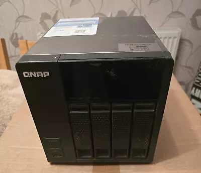 Qnap TS-420 NO PSU /NO DRIVES • £125