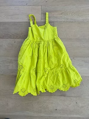 Zara Girls Eyelett Dress Bright Green Size 7 • $11.25