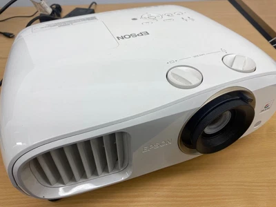 $735 • Buy Epson EH-TW6800 Full HD 3D Capable Home Theatre Projector