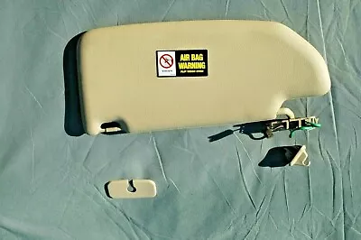 2003 Volvo XC70  Sun Visor W/ Clip (RH)  OEM Beige • $29.50