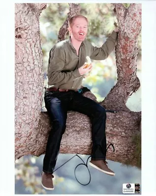 Jessie Tyler Ferguson Signed Autographed 8X10 Photo Modern Family In Tree 806355 • $39.99