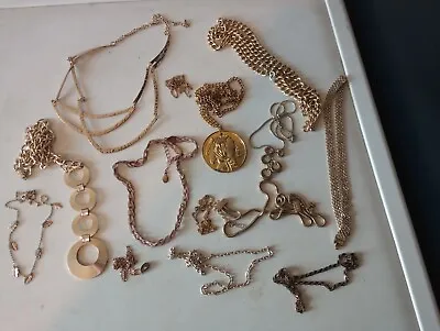 A Small Job Lot Of Gold Plated/ Yellow Metal Necklaces (B5)  • £3