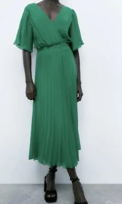 Zara Pleated Midi Dress. Green. Size S • £22.99