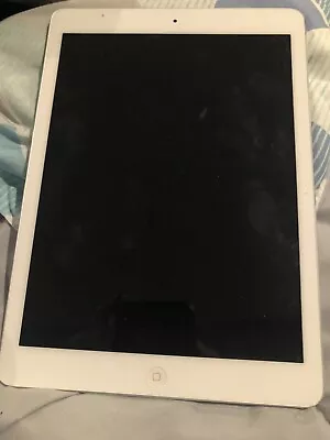 White & Silver Apple 9.7  IPad Air (1st Gen) 16GB Wi-Fi Bluetooth Tablet A1474  • $0.99