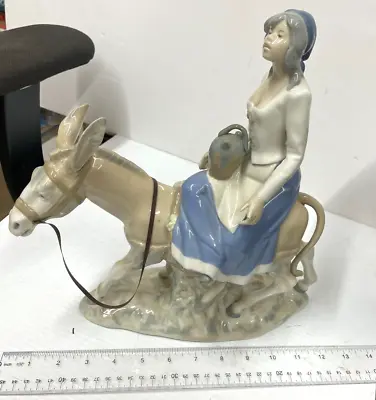 LARGE RARE VALENCIA REX WOMAN ON BURROW 12 X 12  PORCELAIN LLADRO • $100