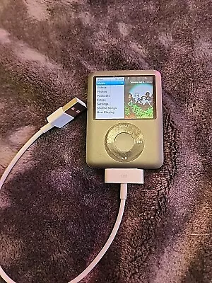 Apple IPod Nano 3rd Generation Grey (8 GB) Bundle • $5.50