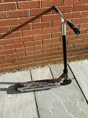 Madd Gear MGP MGX E1 Extreme Stunt Scooter - Neochrome With Core Wheels • £110