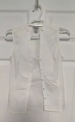 HM Woman's White Sleeveless Button Shirt • $3