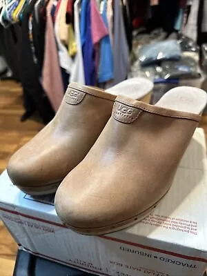 Ugg Jodi Clog S/N 1843 Size 9 Brown Leather • $33