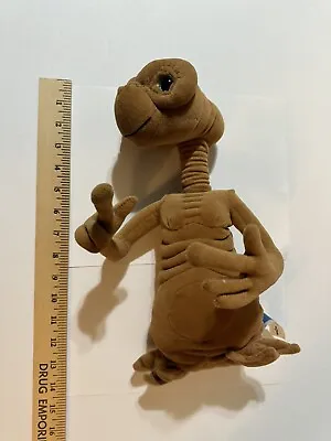 ET Extra Terrestrial 2001 Toys R Us Exclusive 20th Anniversary Poseable 12  • $17.49
