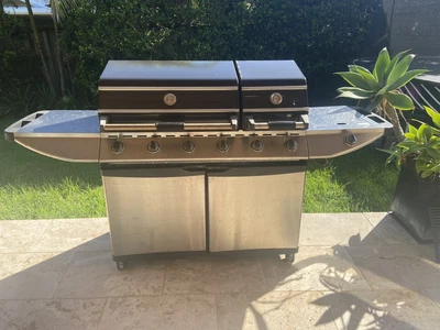 $140 • Buy Bbq 6 Burner Beefeater