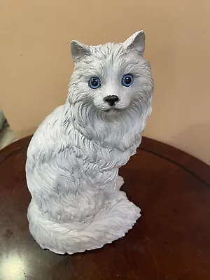 Vintage Large White Persian Cat Statue Universal Statuary 1983 Blue Eyes Signed • $59