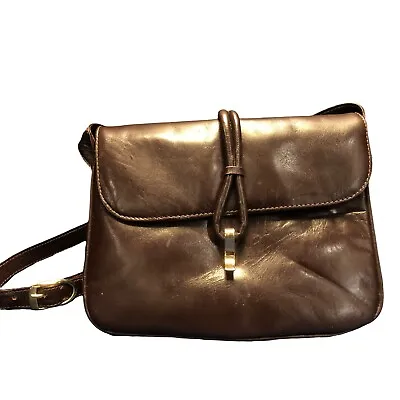 Vintage Pappagallo Cross Body Handbag Brown Leather With Gold Clasp  • $28