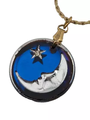 MAN IN THE MOON INTAGLIO PENDANT Blue Silver Glass On Goldtone Chain Vintage B4 • $12