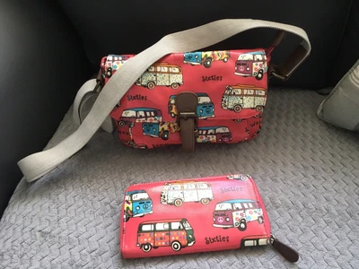 £12 • Buy Retro Style Pink Bag And Purse From Sixties With Shoulder Strap 