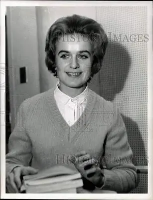 1965 Press Photo Mrs. Marina Oswald Porter Widow Of Lee Harvey Oswald • $16.99