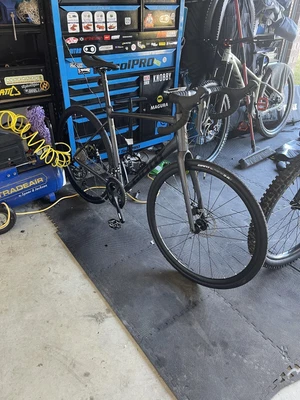 $1000 • Buy Giant Contend AR 3 2022 Large Road Bike Brand New