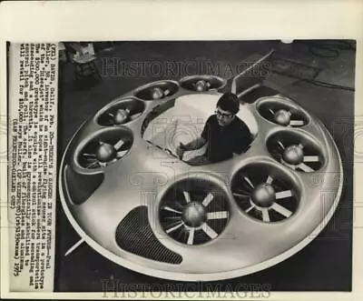 1975 Press Photo Davis Calif.-Inventor Paul Moller Sits In His Flying Saucer • $19.99