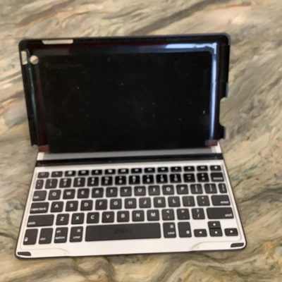 $4.95 • Buy Zagg IPad Keyboard Case Brown 