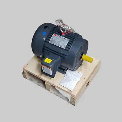 DAYTON 3 Phase Induction Motor 5HP Enclosed Fan-Cooled 230/460V 194147 (New) • $441