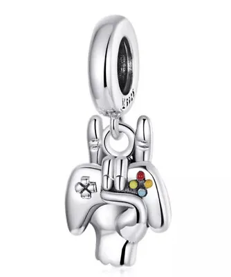 Sterling Silver 925 🌸 Rock Hand Gaming Controller Charm & Pouch • £15.99