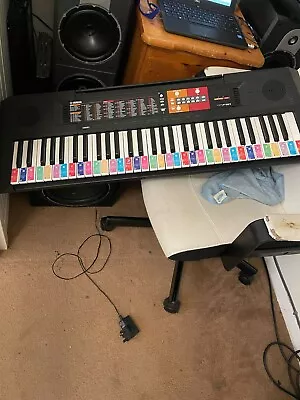 Yamaha PSR-F51 61 Key Electronic Keyboard • £45