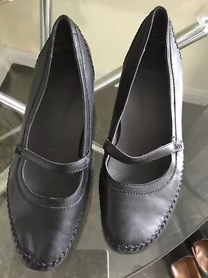 Marks And Spencer Size 7.5 Footglove Black Leather Court Shoes Excellent Conditi • £7.99