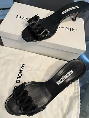 Manolo Blahnik • $385