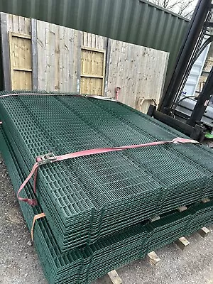 2m High V Mesh Fencing GREEN Or BLACK  Security Mesh Panels. • £70