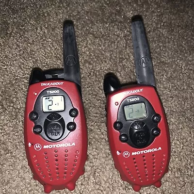 Set Of 2 Motorola TalkAbout T5200 14-Channel Two-Way Radio Walkie Talkies TESTED • $20