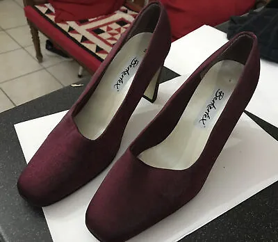 £12 • Buy Vintage Berkertex Size 5 / 38 High Heel Simple Magenta Maroon  Court Shoes - O