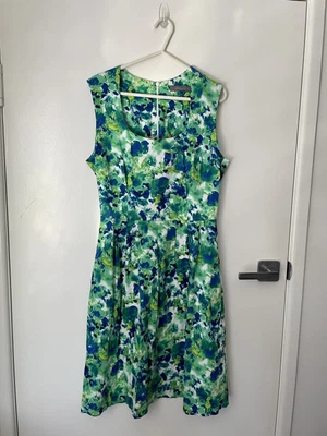 $35 • Buy Jacqui E Dress Size 10