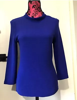 Review 10 Top Blue Knit 3/4 Sleeves High Contrast Neckline Like New • $12.50