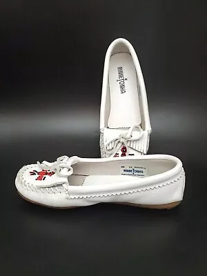 Minnetonka Women's Size 6.5 Thunderbird II Moccasins Shoes • $29.99