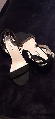 2 Black Velvet Shoes Size 6 Selling Separately  • £10