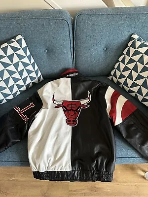 £300 • Buy Vintage Chicago Bulls Starter Leather Jacket 