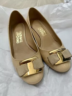 Salvatore Ferragamo Designer Cream Leather Wedge Vara Bow Size 8 M • $230