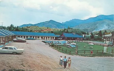 Manitou Springs CO Silver Saddle Motel Classic Car Girls  1964 Postcard • $9