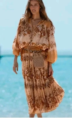 $160 • Buy Spell Coco Lei Skirt Size S