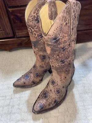 New Old Gringo Cowboy Boots Beautiful Embroidered Flowers And  Studs  Size 7 • $300